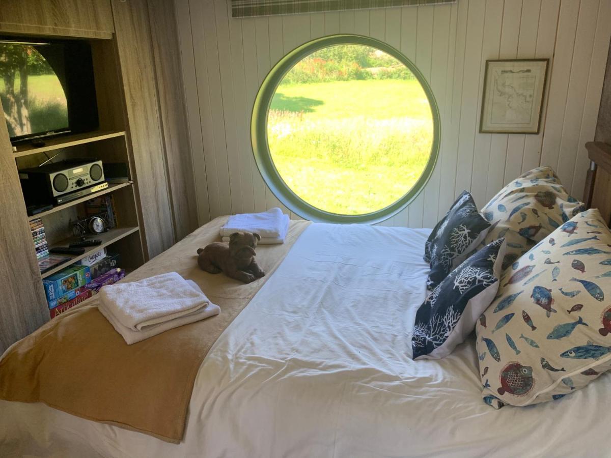 Oak Tree Lodge: Unique 2 Level Shepherd'S Hut: Dartmouth Dış mekan fotoğraf