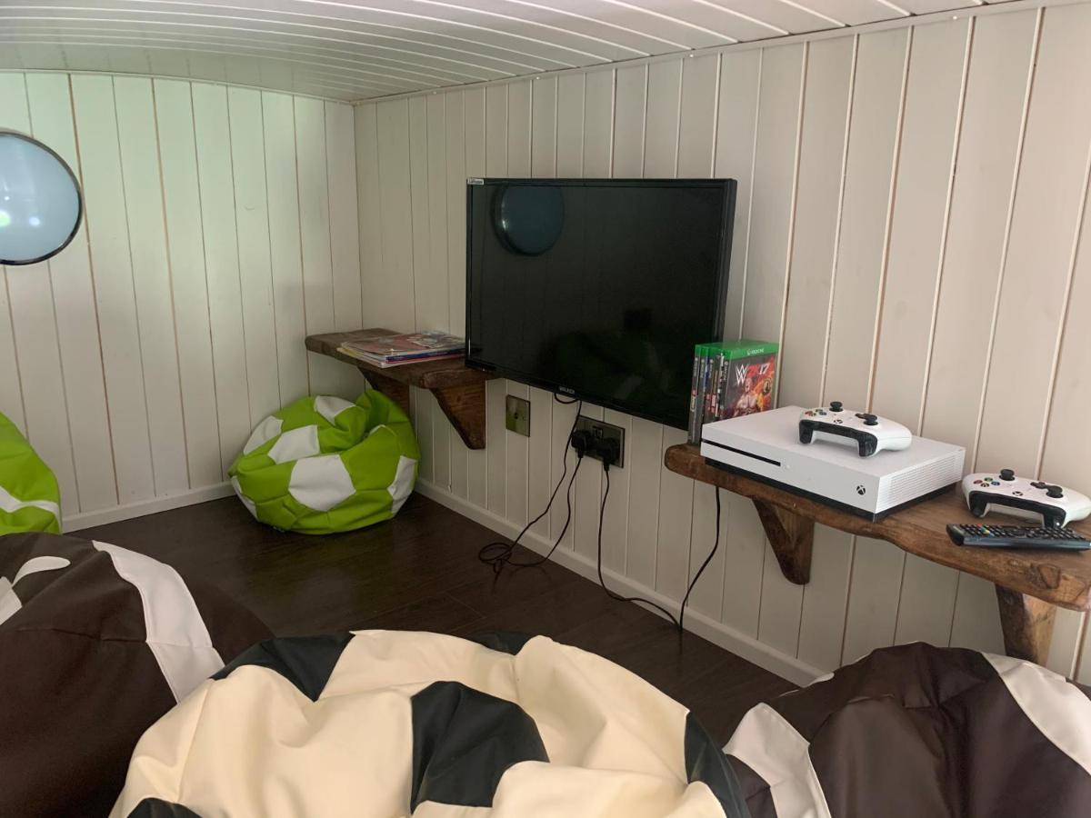 Oak Tree Lodge: Unique 2 Level Shepherd'S Hut: Dartmouth Dış mekan fotoğraf